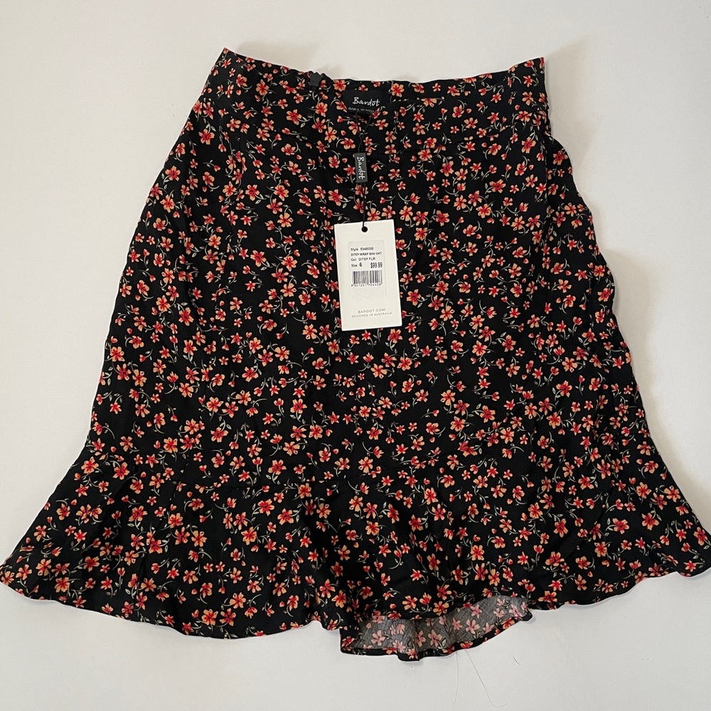 NWT Bardot floral mini wrap skirt